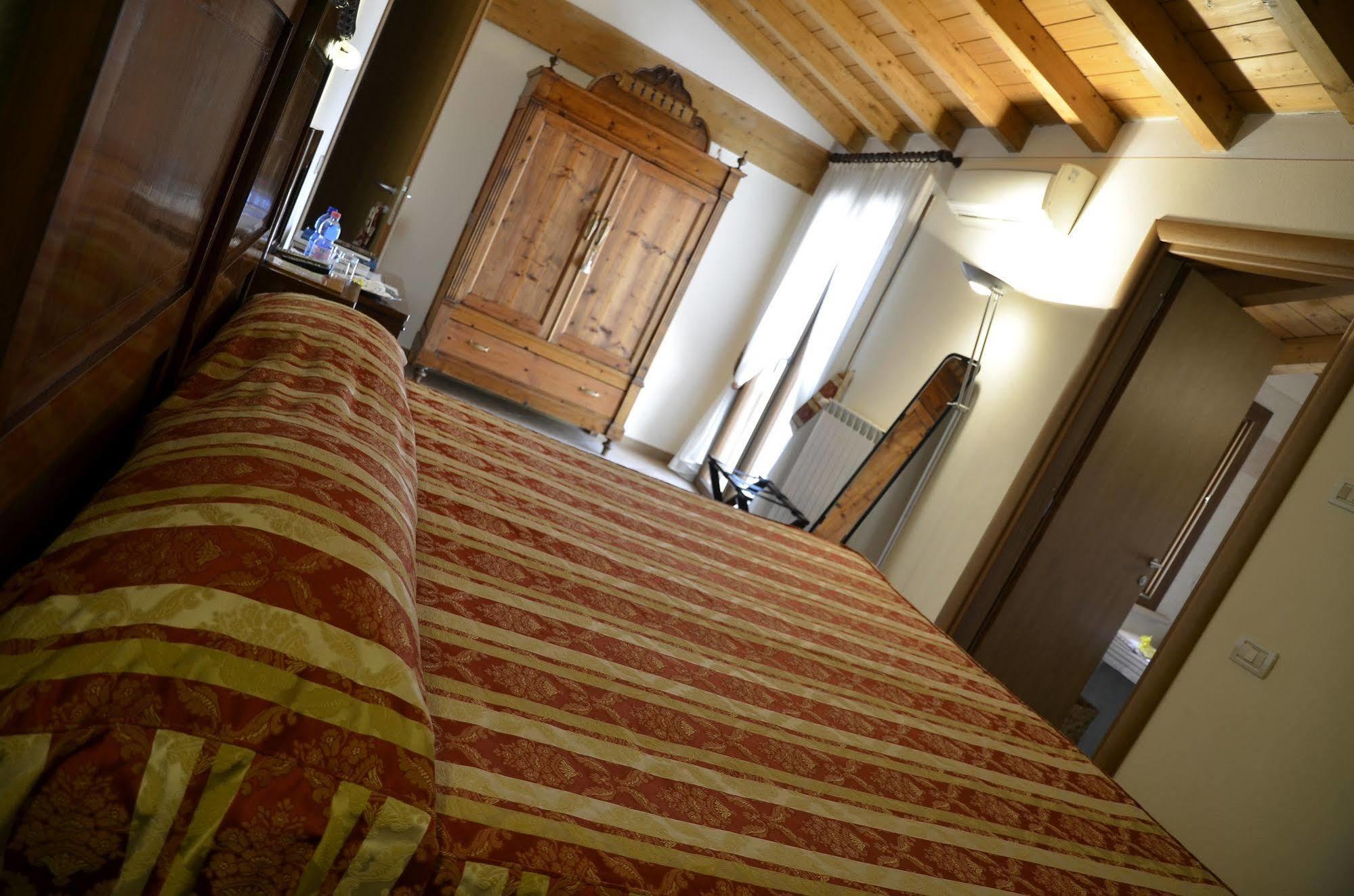 Canneto sull'Oglio 9 Muse Bed And Breakfast מראה חיצוני תמונה