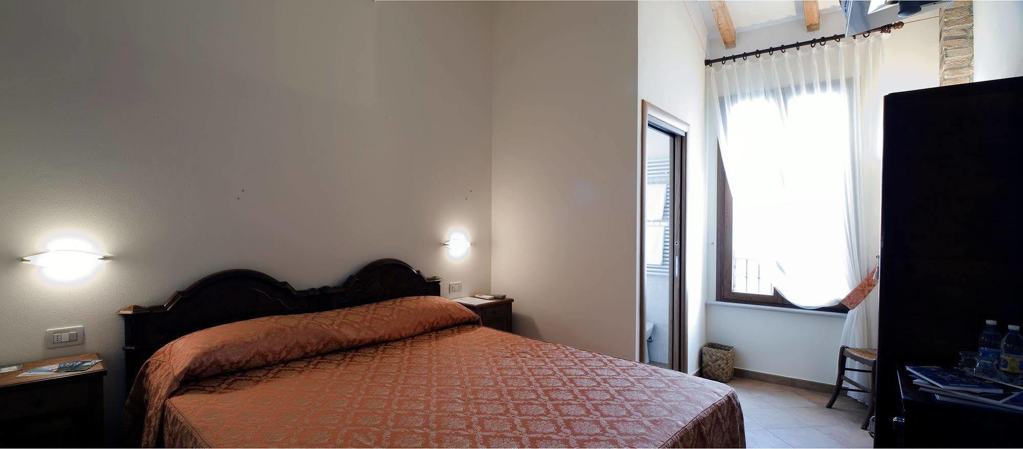 Canneto sull'Oglio 9 Muse Bed And Breakfast מראה חיצוני תמונה