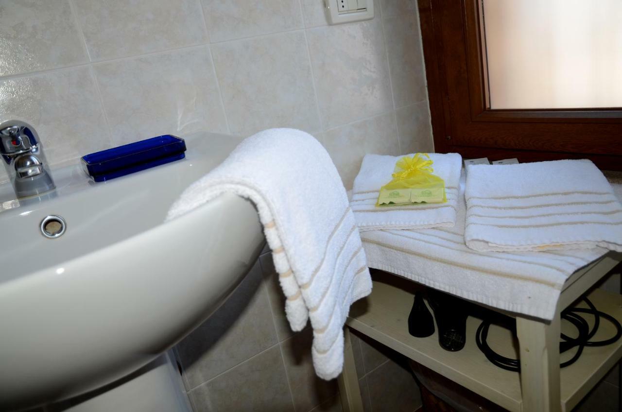 Canneto sull'Oglio 9 Muse Bed And Breakfast מראה חיצוני תמונה
